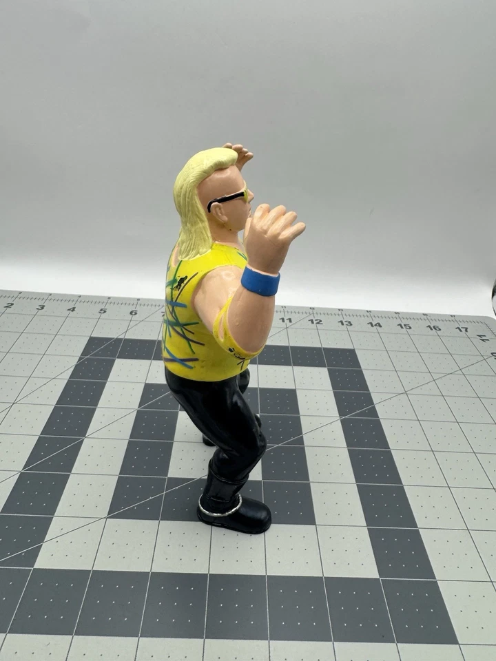 WCW OSFTM Nasty Boys Brian Knobs Figure Yellow Variant WWE Rare Vintage 1994 Foto 4 de 4