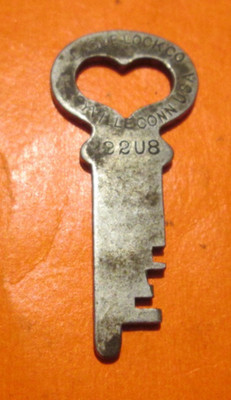 VTG Eagle Lock Co Terryville Conn USA Flat Skeleton Key 22U8 Heart Shape  1.5 IN