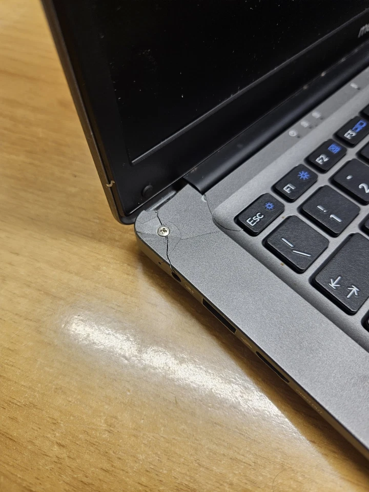 Mediacom SmartBook 145 - Intel Celeron - 4GB RAM - 32GB SSD - Immagine 3 di 4