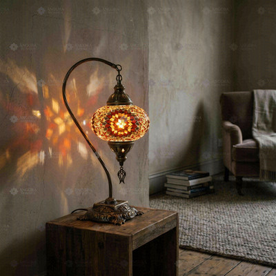 Bernsteinfarbene türkische Mosaik Tischlampe - handgefertigte marokkanische Nachttischlampe mit Schwanenhals