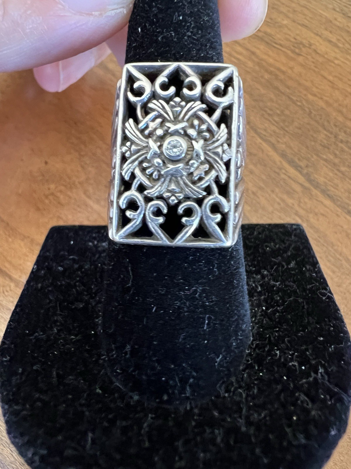 Beautiful vintage rectangular ring with flower an… - image 4