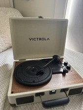 Victrola Journey Bluetooth Portable Suitcase Record Player   Built-in Speakers