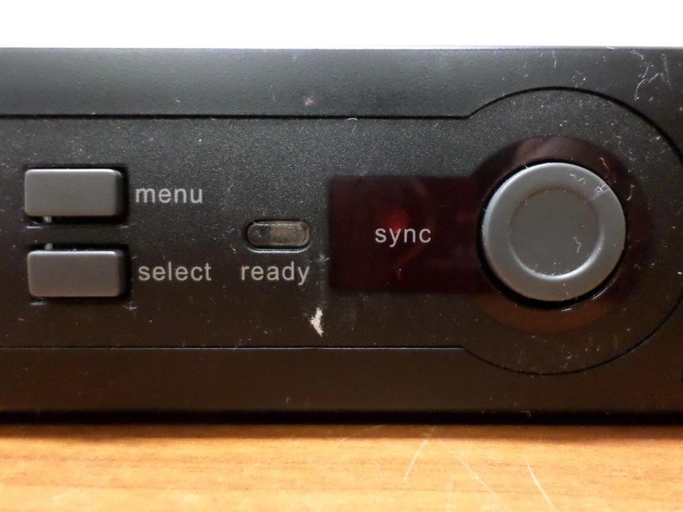 Shure SLX4 J3 572~596 MHz Wireless Receiver (x2) NO Power Adapters or Antennas - Image 3 of 4