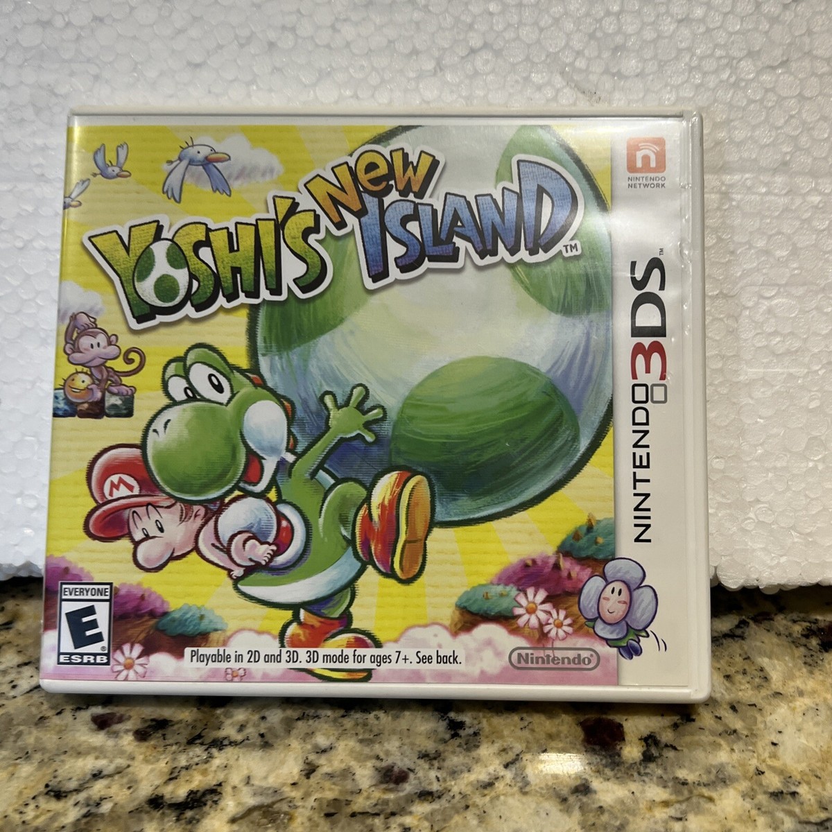 Yoshi's New Island (Nintendo 3DS, 2014) case + game + insert