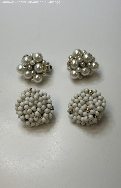 VNTG Two-Tone Faux Pearl & White Beaded clip-on earrings Lot 21.0g