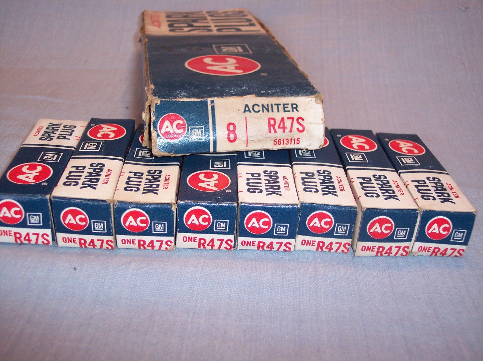 New Set of 8 AC-Delco GM R47S Acniter Spark Plug Green Ring