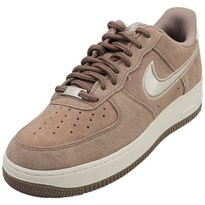 Nike Air Force 1 07 LV8 Herren Sneaker in Braun & Weiß - 41 EU