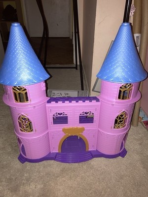 Royale High Castle Campus Doll Playset Lot + Dolls, Accessories & Vehicle