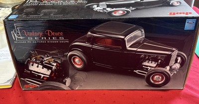 GMP Vintage Deuce Series 1932 Release #9 Three-Window Coupe 1:18
