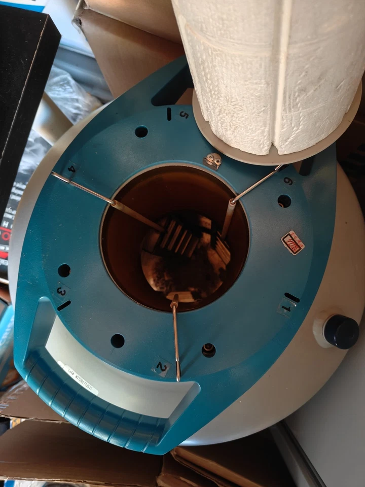 Refrigerador International Cryogenics IC 38RX líquido nitrógeno Dewar con 6 bastidores Foto 3 de 4