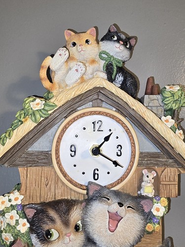 The Bradford Exchange Frolicking Felines Fully Sculpted Cat-Themed  Clock - Afbeelding 3 van 4