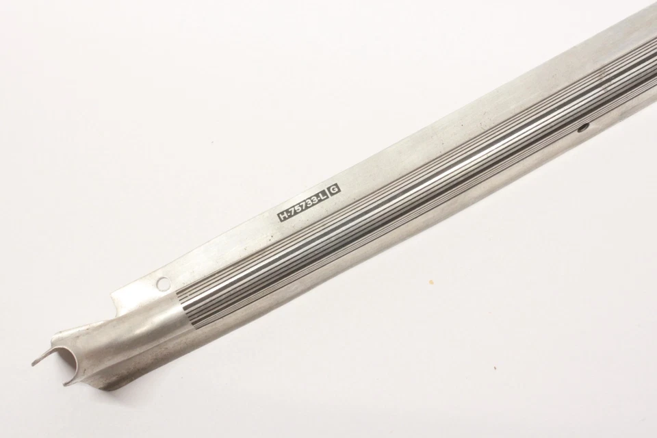 Nuevo de Lote Antiguo Chevrolet Coche de Pasajeros 4 Puertas Alféizar Placa Cubierta Tapicería Parte H-75733-L Foto 2 de 4