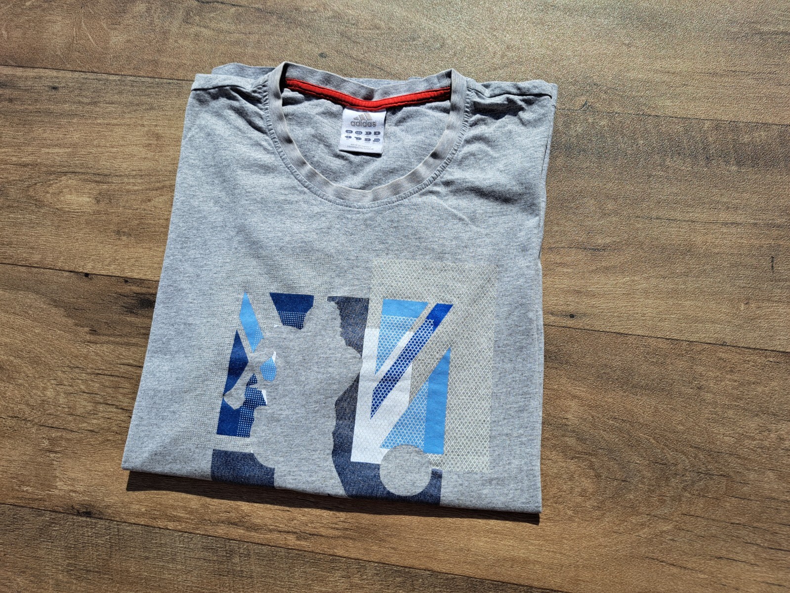 Adidas Team Great Britain 2012 Olympics Football Tshirt Size XL  -image