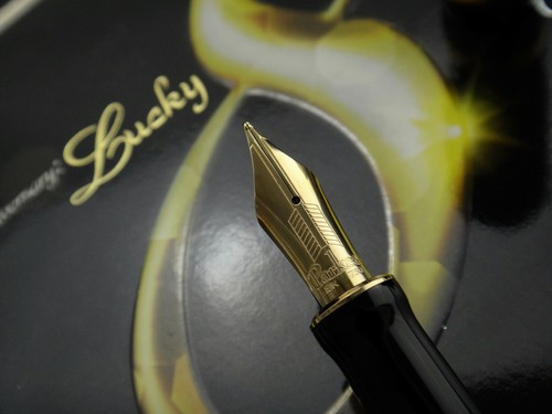 PARKER Duofold Black and Pearl "Lucky 8" Limited Edition Fountain Pen 434/3888 M - 第 6/12 張圖片