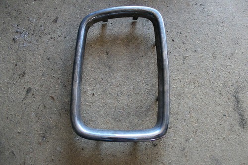 Kühlerverkleidung Zierrahmen R 8148726 BMW E34