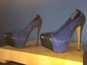 navy blue closed toe heels