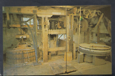 Isle of Wight Postkarte - Die Schleifsteine & Sackhebebühne, Calbourne Mill T8331