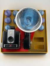 Kodak Brownie Hawkeye Flash Outfit Camera Set w/ Box, Flash Reflector Bulbs