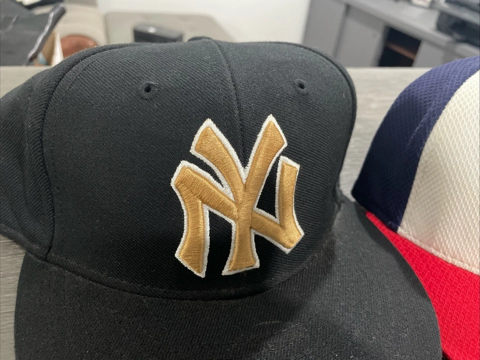 Geniales sombreros New York Yankees 7 3/8 1910 Gold Cooperstown & White Sox 7 1/8 New Era Foto 2 de 4