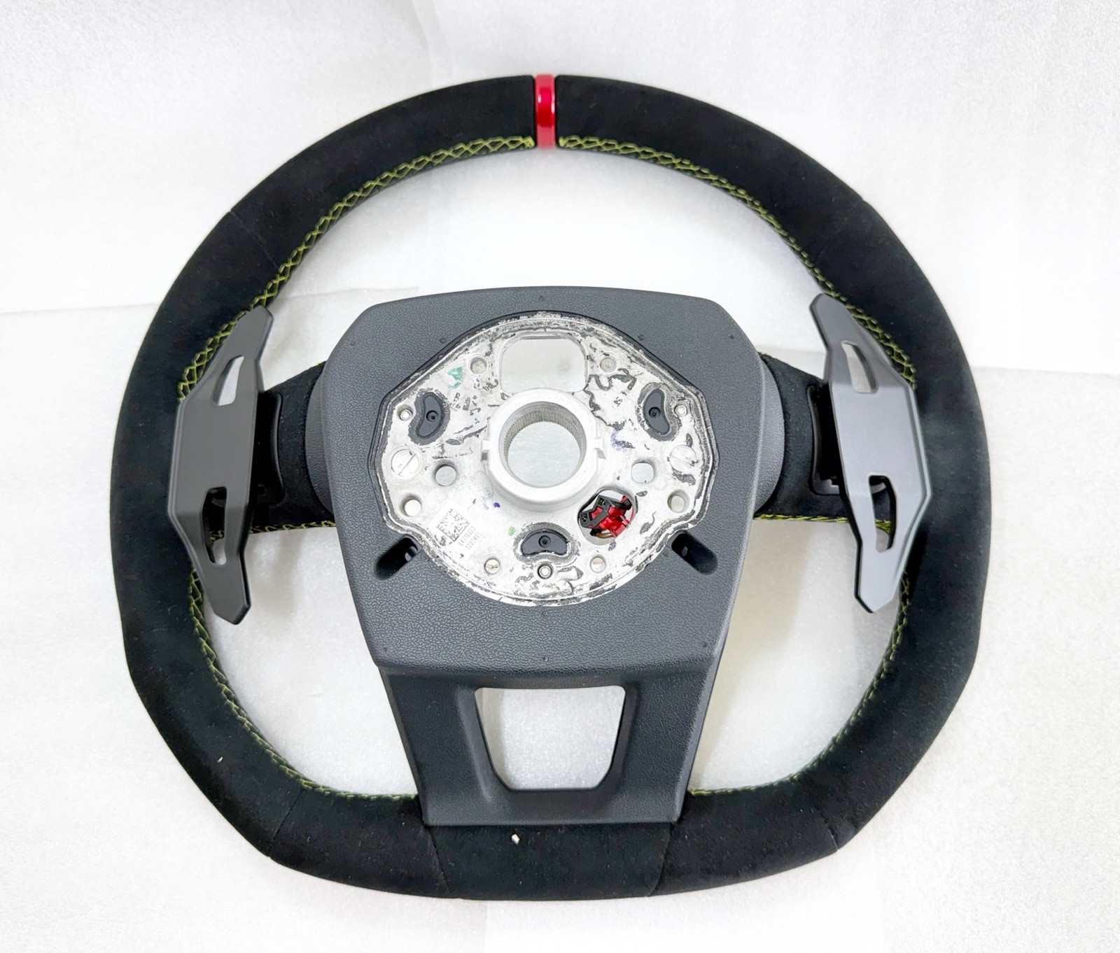 GENUINE LAMBORGHINI URUS S SE PERFORMANTE  ALCANTARA STEERING WHEEL LIME GREEN