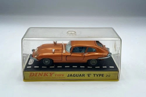 Dinky Toys 131 Jaguar E Type 2+2 Boxed 1960s Vintage Toy Die-Cast Metal Car