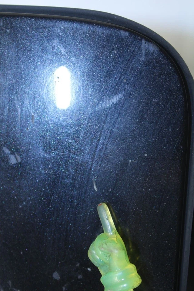 2013-2016 BMW 328I xDrive SULEV 2.0L Fuel Tank Filler Housing Door Lid Cover - Image 4 of 4