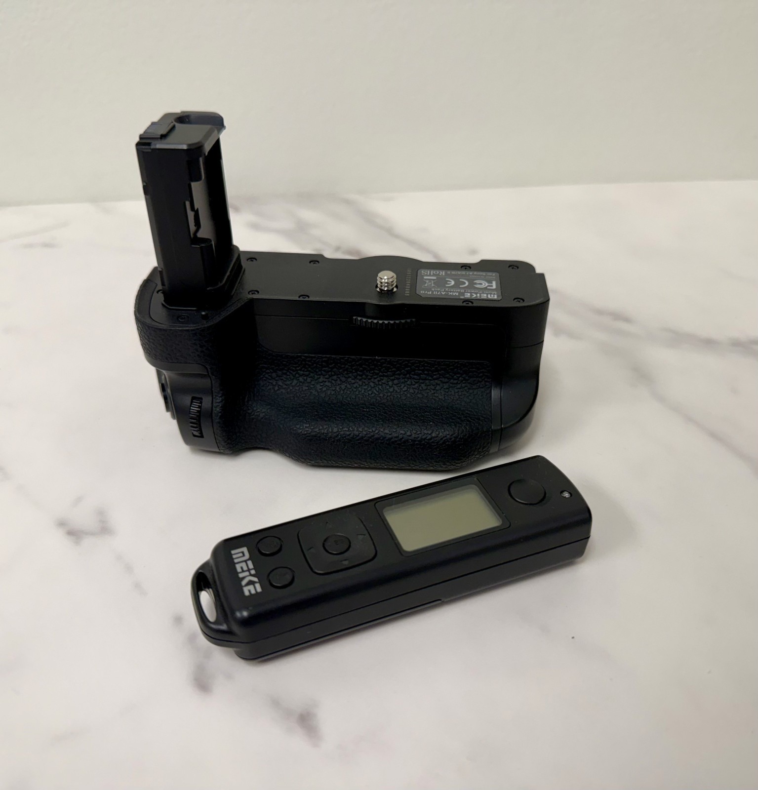 Meike MK-A7II Pro Battery Grip for Sony A7II / A7RII With 2.4G Remote Controller