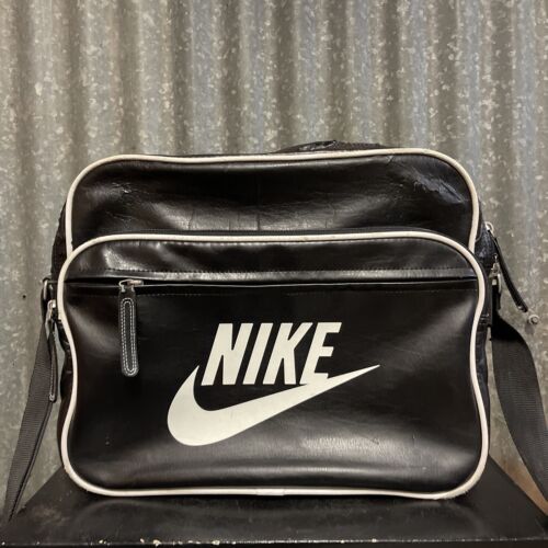 Vintage Nike Bag Black Leather retro Cross Body Collectors Bag - Foto 1 di 9