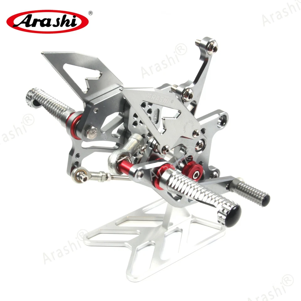 Reposapiés ajustable gris para Triumph Speed Triple 1050/R 2005-2010 Foto 3 de 4