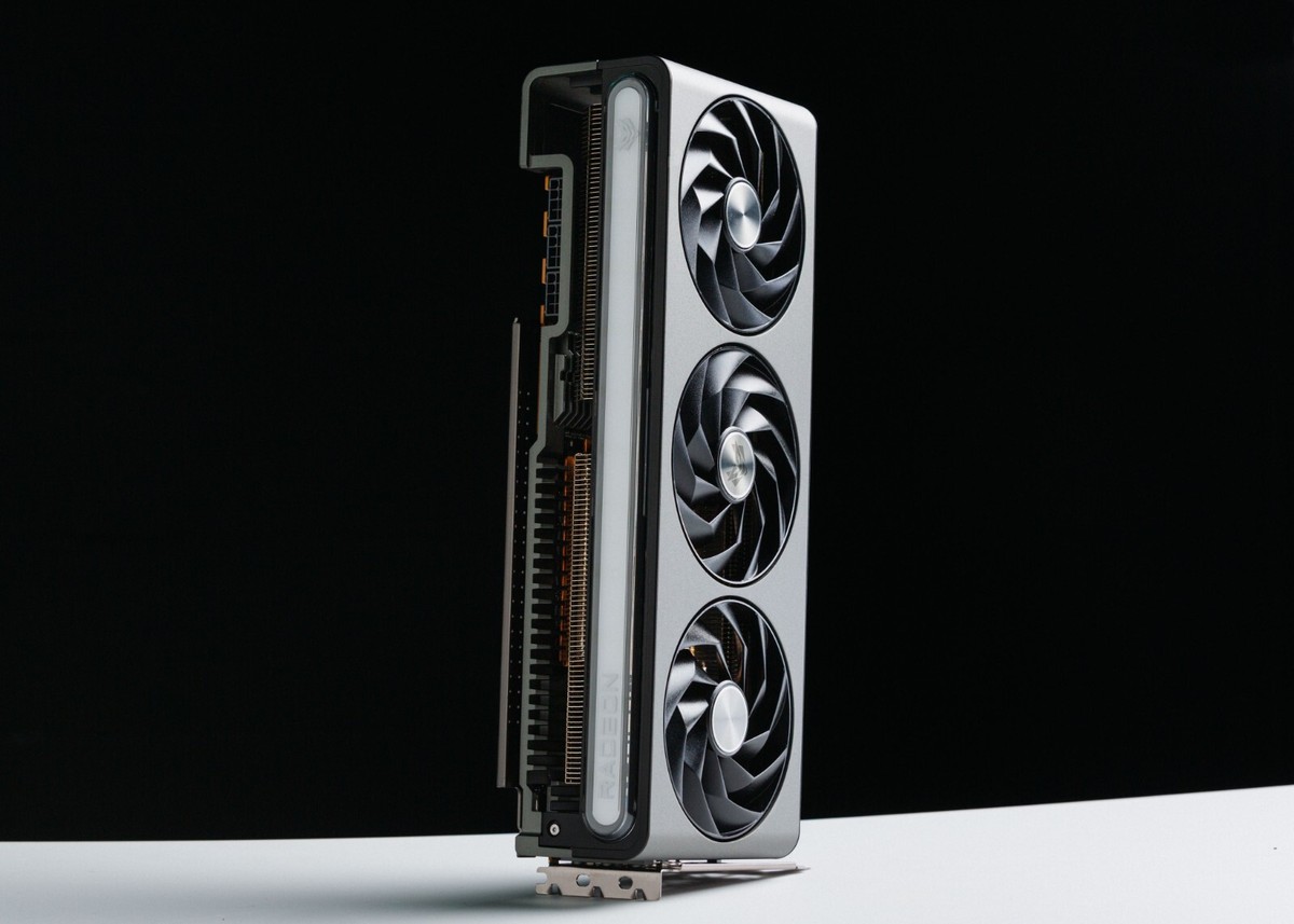 SAPPHIRE AMD Radeon RX 7900 XTX 24GB GDDR6 Graphics Card - 11322