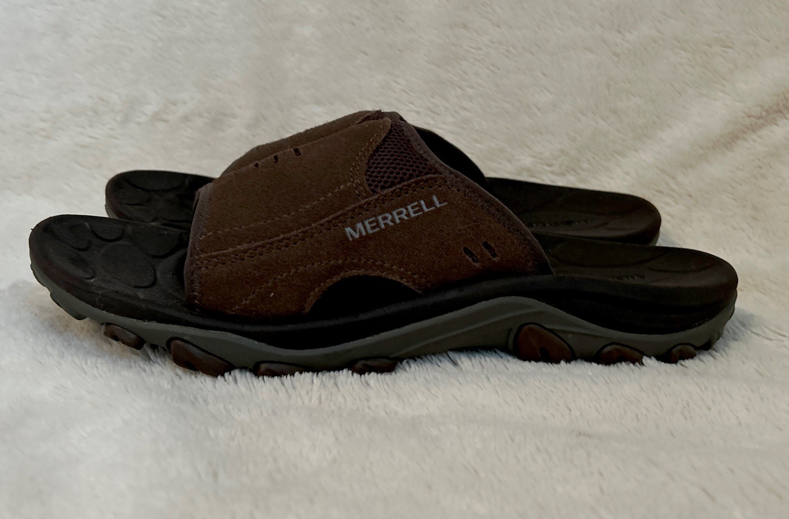 Sandali da uomo Merrell Huntington in pelle marrone terra con slide taglia 9 usati in ottime condizioni