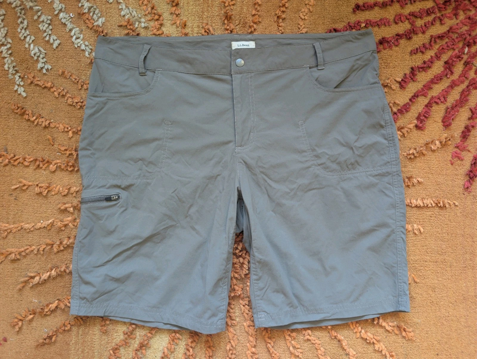L.L. Bean Women's Hiking Cargo Shorts size 10 Reg Brown