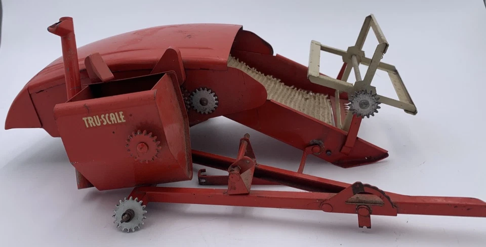 Vintage 1950's Tru-Scale Pull Type Combine 1/16 Scale Toy Farm Implement - Image 3 of 4