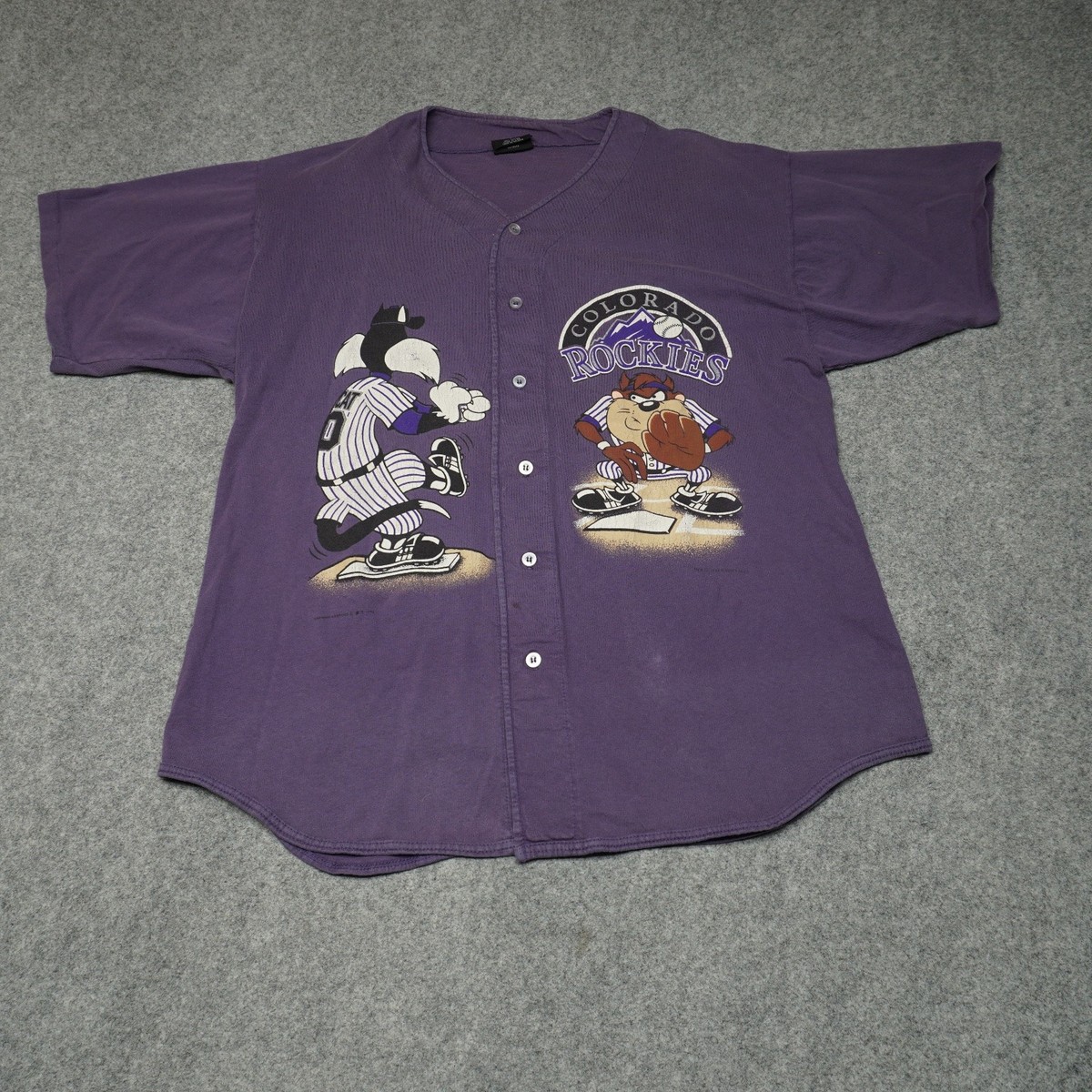 Colorado Rockies T-Shirt Looney Tunes Baseball Size Large MLB 