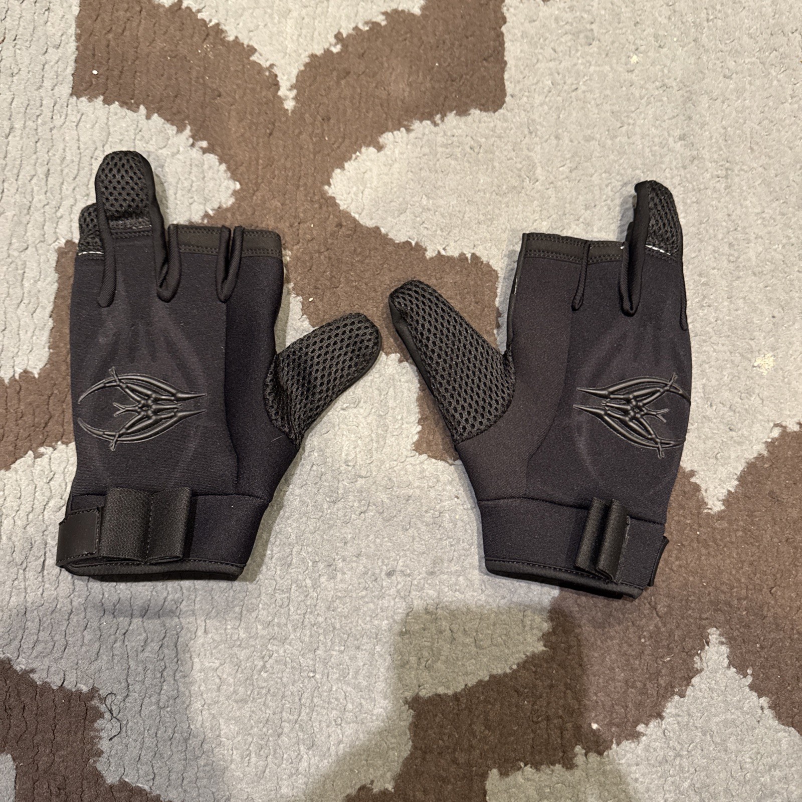 PAINTBALL GLOVES LARGE! 