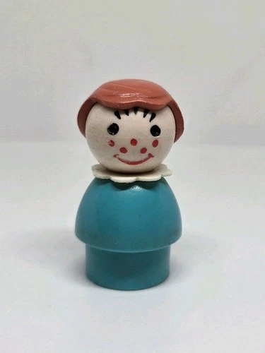 WHOOPS Vintage Fisher Price little people turquoise girl w/brown hair freckles