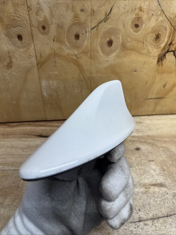 2018 - 2023 TOYOTA CAMRY REAR ROOF SHARK FIN ANTENNA MODULE UNIT OEM WHITE Foto 2 de 4