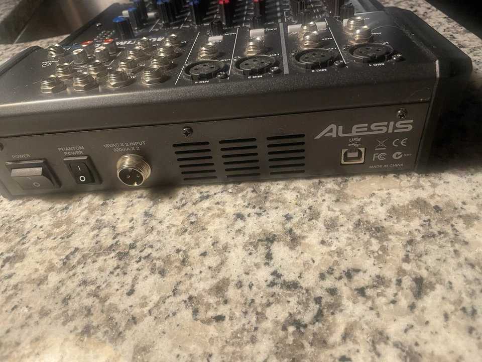 Alesis MultiMix 8 USB FX – 8 Channel Compact Mixer -NO POWER CABLE - Image 3 of 4