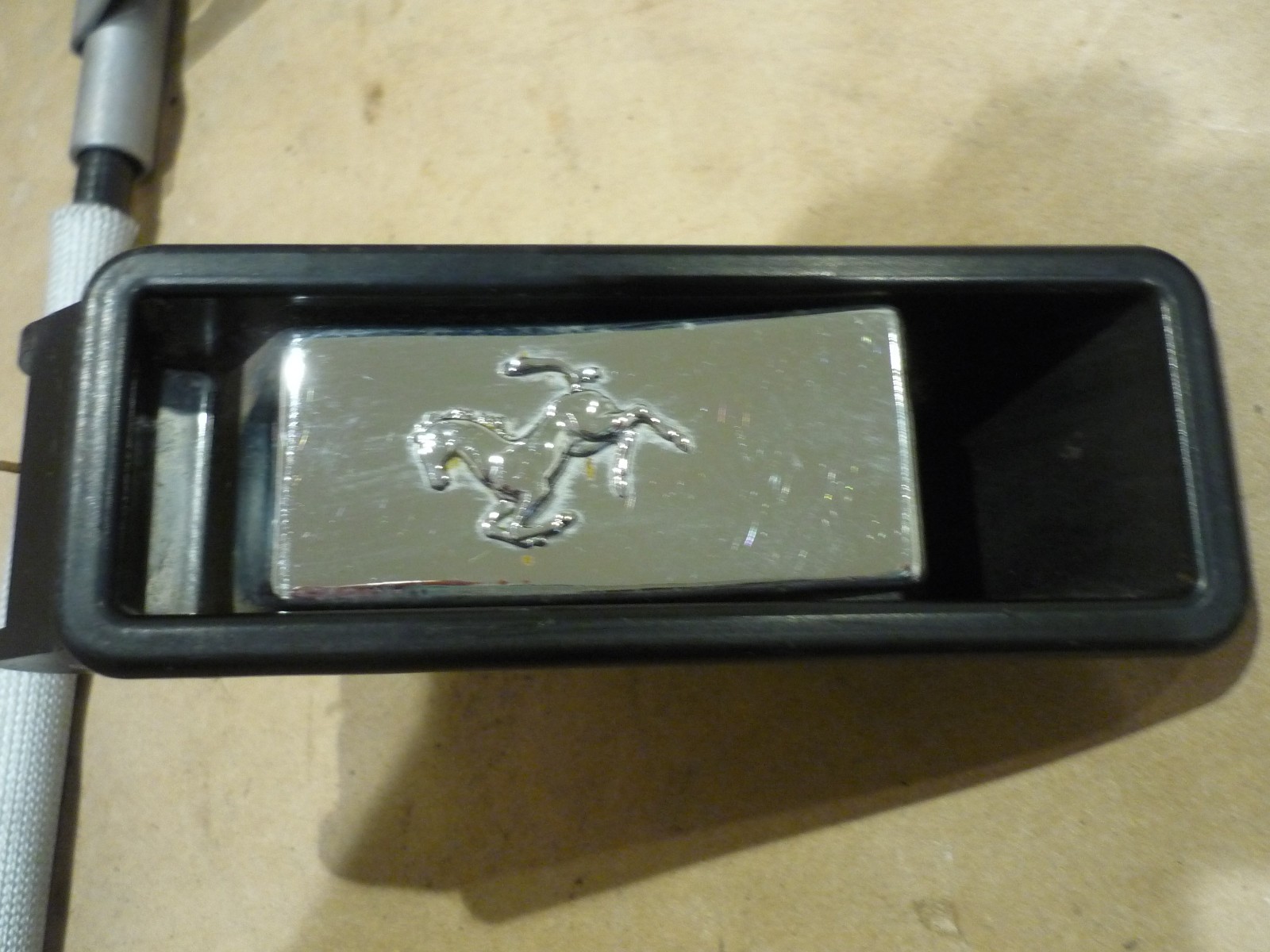 Ferrari 208,308,328,512,Testarossa - Internal Boot Release Handle - P/N 60086105