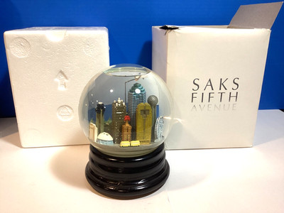Saks Fifth Ave Dallas TX Musical Snow Globe Deep in the Heart of Texas Retired