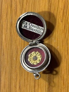 Antique PORTORELICIE Ex Ossibus B.M.Bertilla" S.MariaBertilla Boscardin pendant