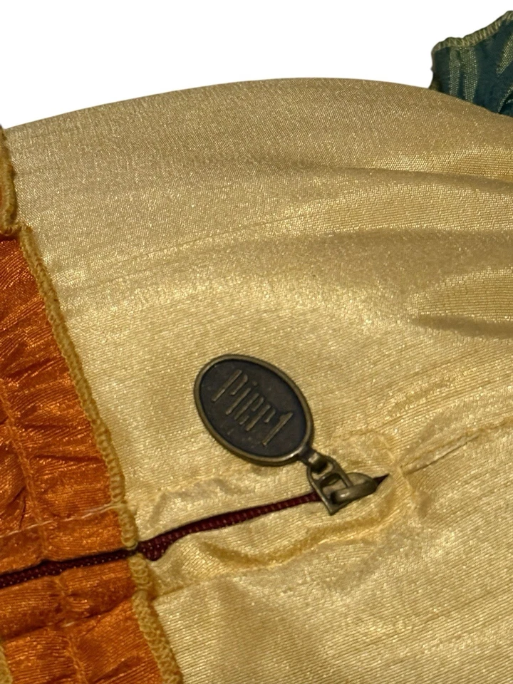 Nuevo Pier 1 Importaciones Almohada Multicolor Tubo Largo Refuerzo Estilo Volantes Acentos Foto 3 de 3