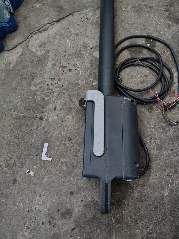 Nice titan 912l-1 vehicular gate actuator