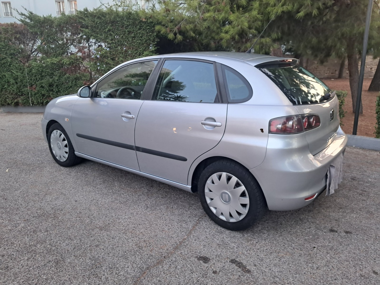 VENDO SEAT IBIZA 1.4 DISEL 70CV NEOPATENTATI ANNO 2008 SOLO KM 115000 UNICO P. foto 2