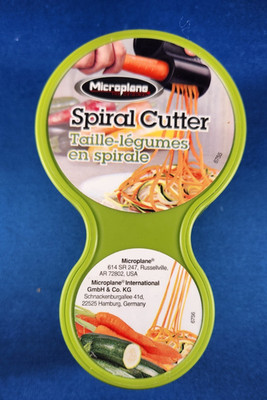 Microplane Spiral Cutter Ribbon Slicer Green Zucchini Cucumber Carrot Vegetables