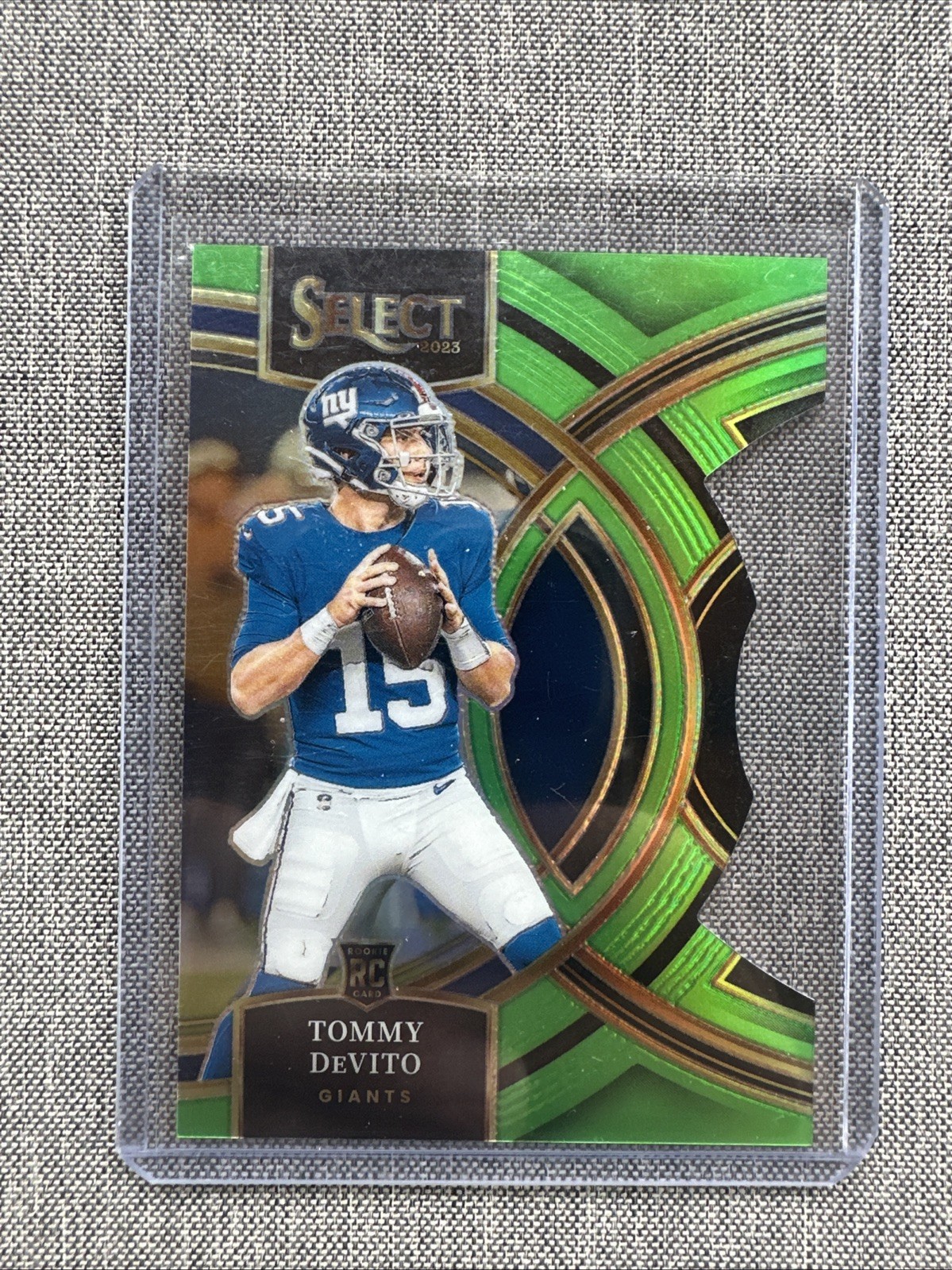 2023 Panini Select Tommy DeVito #102 Neon Green Die-Cut /499 New York Giants RC