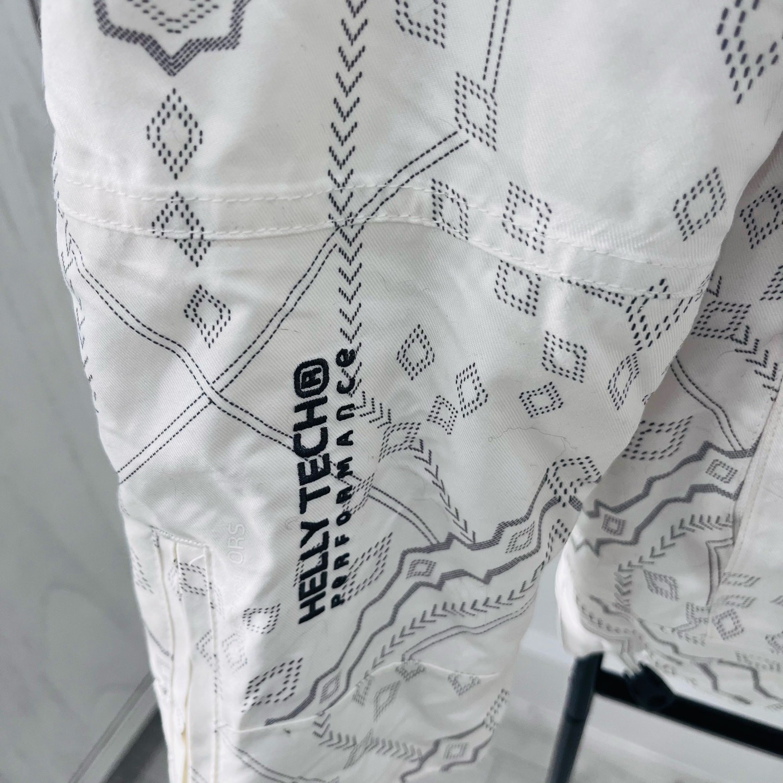 Helly Hansen Helly Tech Performance Ski Snowboard… - image 4