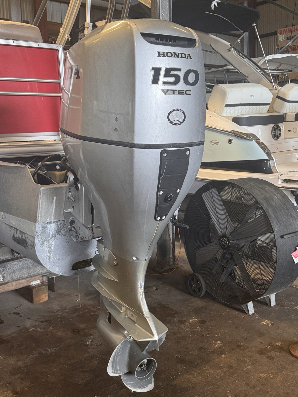 HONDA  BF150A  2015 , 20 INCH SHAFT , STARTS AND RUNS.