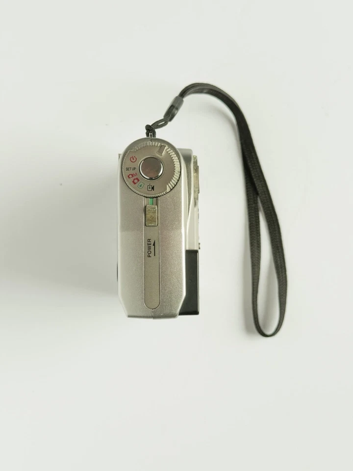 [UNTESTED] Fujifilm MX-1700 Zoom 1.5MP Compact Digital Camera 3x Optical Zoom, photo 3 of 4