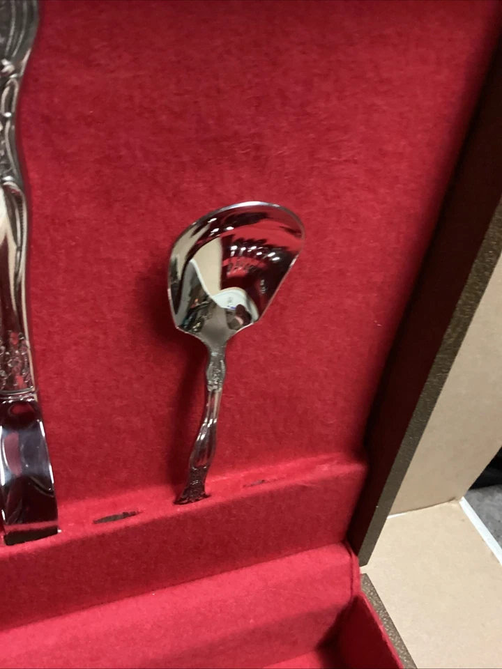 Reed & Barton 51 Piece West End Stainless USA Silverware Set Wooden Box Exc - Image 3 of 4